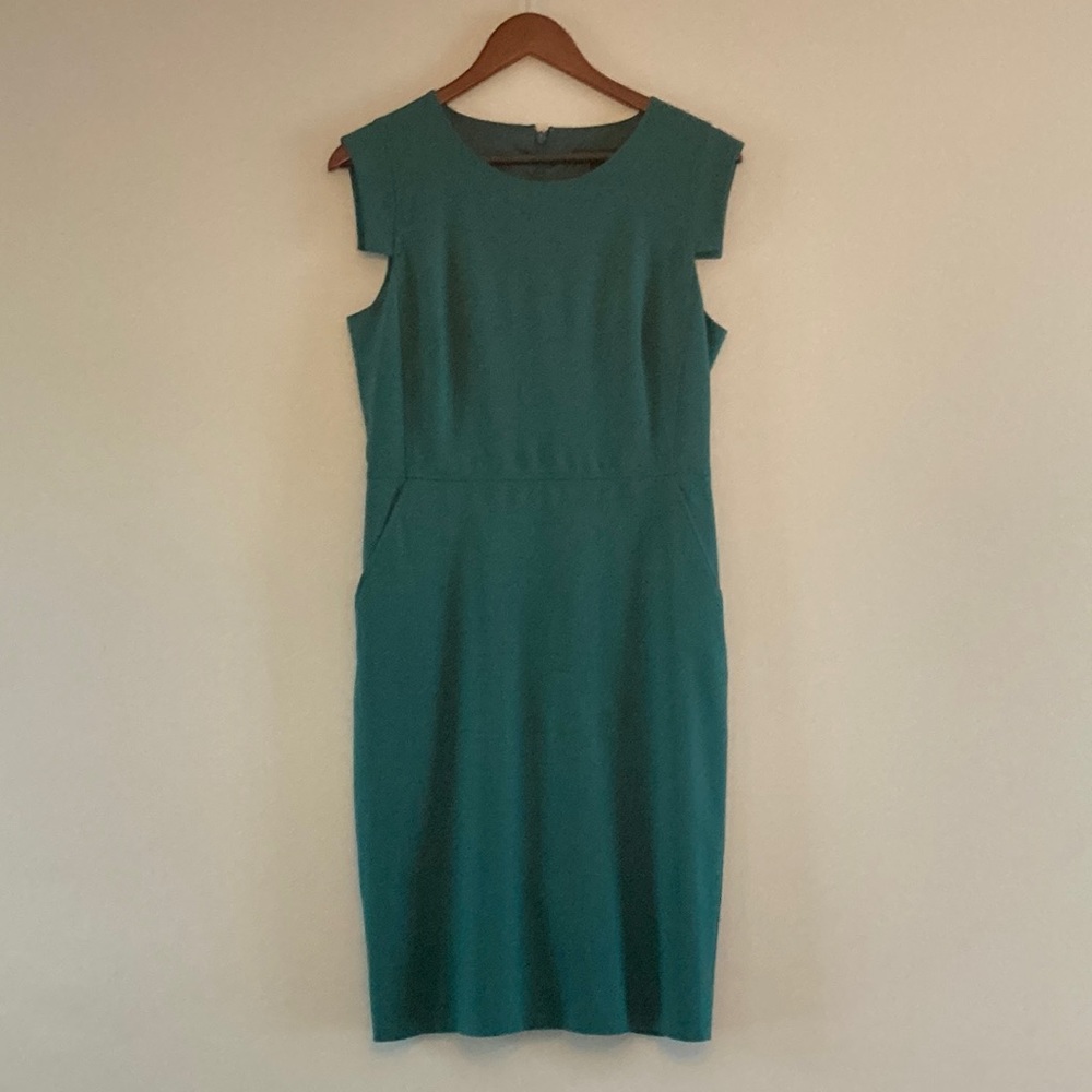 J. Crew size 8 womans emerald green professional dress